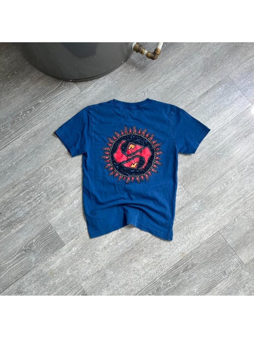 Blue / Red / Multi Y2K Quicksilver Graphic Surfer / Skater T-Shirt W/ Back Hit